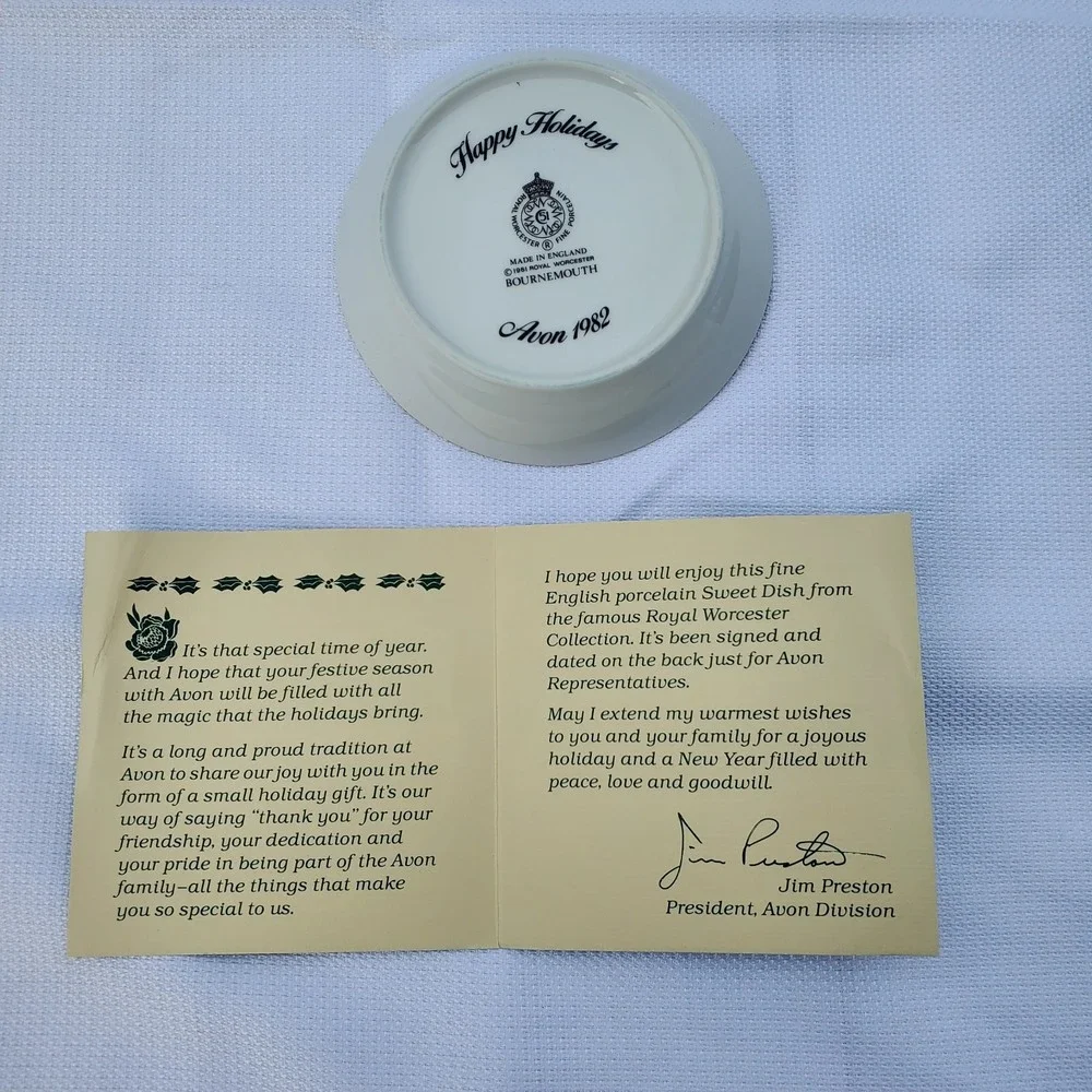 NIB Avon 1982 Royal Worcester Fine Porcelain Trinket Dish Floral 4.5